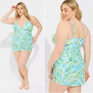 Torrid NEW Side Cinch Fitted Swimsuit Dress plus 6X one piece wireless shelf bra